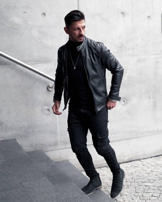 Comment porter un pull à col roulé avec un pantalon cargo