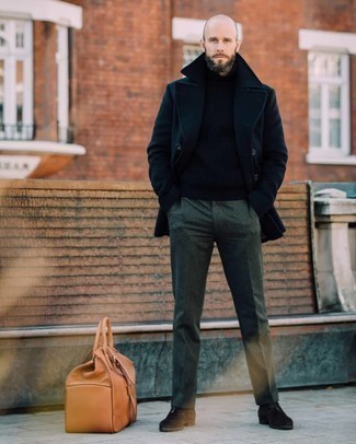 Comment porter un pull à col roulé avec des bottines chukka quand il fait froid
