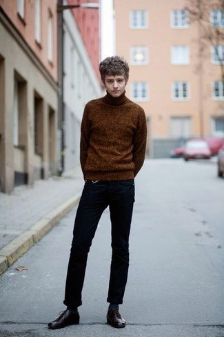 Comment porter un pull à col roulé avec un jean