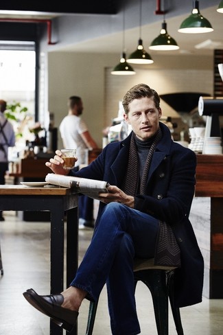 Comment porter un pull à col roulé pour un style chic decontractés à 30 ans