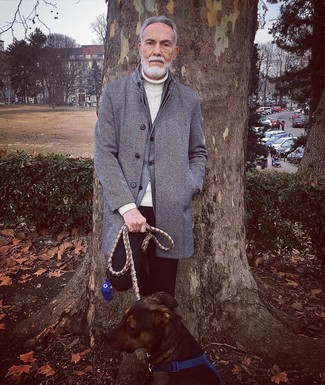 Comment porter un pull à col roulé quand il fait froid après 60 ans