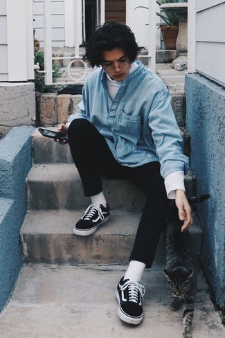 Comment porter un pull à col roulé à l'adolescence