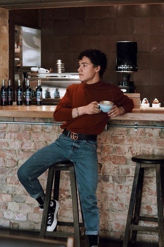 Comment porter un pull à col roulé à l'adolescence