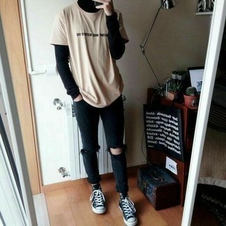 Comment porter un pull à col roulé pour un style relax quand il fait chaud