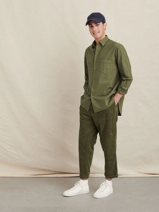 Pantalon chino en velours côtelé olive Noah NYC