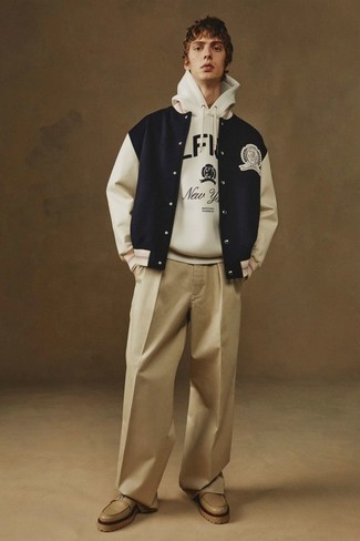 Comment porter une veste universitaire pour un style chic decontractés quand il fait chaud
