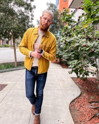 Un jean à porter avec des bottes de loisirs marron: Pense à porter une veste-chemise moutarde et un jean pour affronter sans effort les défis que la journée te réserve. Termine ce look avec une paire de bottes de loisirs marron.