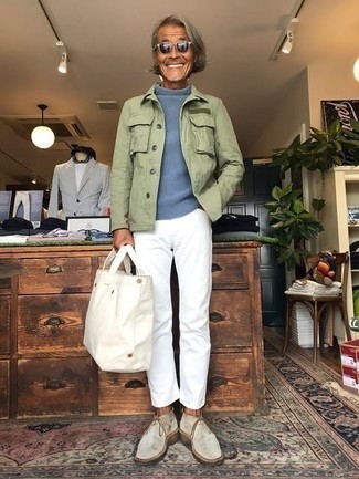 Un jean à porter avec des bottines chukka beiges: Harmonise une veste-chemise vert menthe avec un jean pour un déjeuner le dimanche entre amis. Termine ce look avec une paire de bottines chukka beiges.
