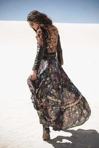 Robe longue en chiffon à fleurs noire Asos