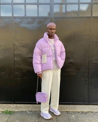 Comment porter un sac violet quand il fait frais