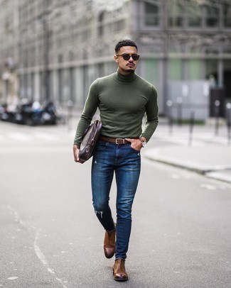 Comment porter un sac violet pour un style decontractés