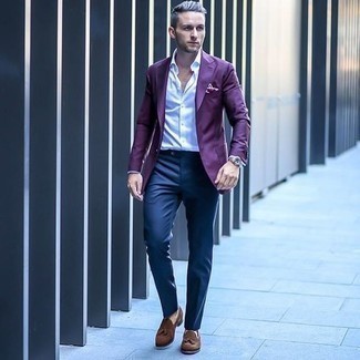 Comment porter un blazer violet quand il fait chaud