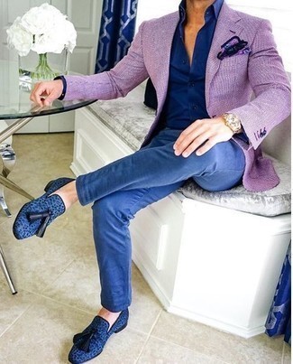 Comment porter un blazer violet pour un style chic decontractés quand il fait chaud