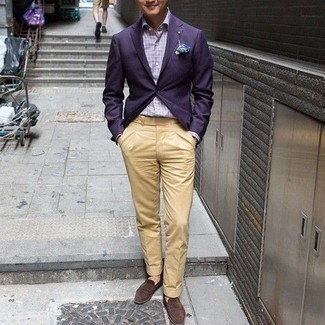 Comment porter un blazer violet quand il fait chaud