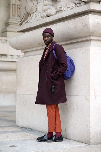 Comment porter un manteau violet