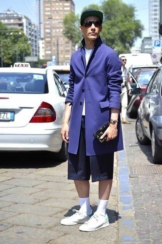 Comment porter un manteau violet