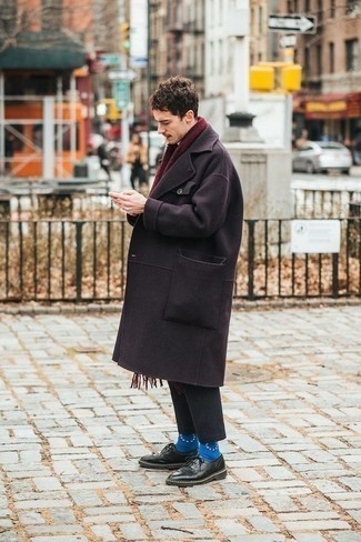 Comment porter un manteau violet