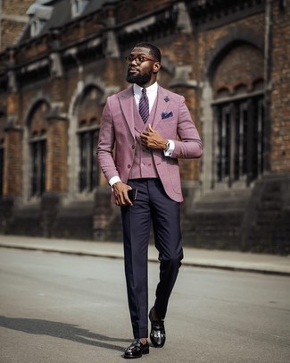 Comment porter un manteau violet