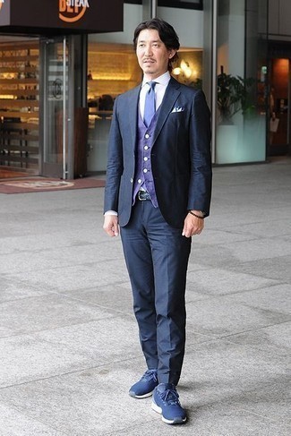 Comment porter un manteau violet