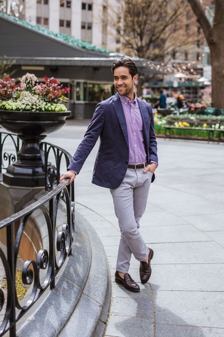Comment porter une chemise en vichy violette quand il fait chaud