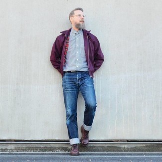Comment porter une veste violette pour un style decontractés