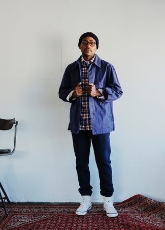 Comment porter une veste violette au printemps
