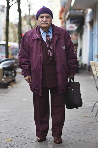 Comment porter une veste violette pour un style chic decontractés quand il fait froid