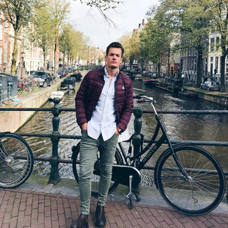Comment porter une veste violette au printemps