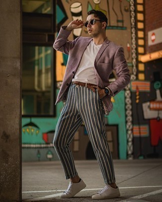 Comment porter une veste violette pour un style decontractés