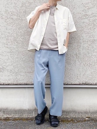 Comment porter un pantalon violet pour un style relax