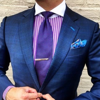 Comment porter une cravate á pois violette