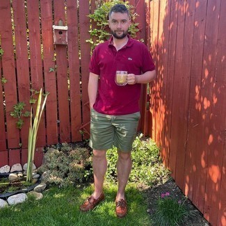 Comment porter un polo violet quand il fait très chaud