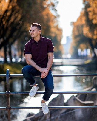 Comment porter un polo violet quand il fait très chaud