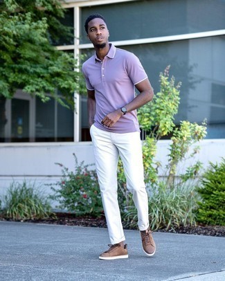 Comment porter un polo violet quand il fait très chaud