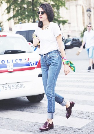 Comment porter des chaussures violettes