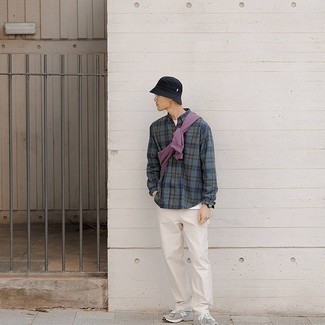 Comment porter un pull violet pour un style decontractés en automne