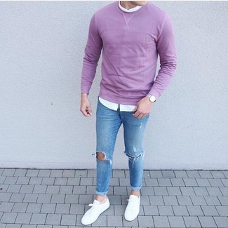 Comment porter un pull violet au printemps