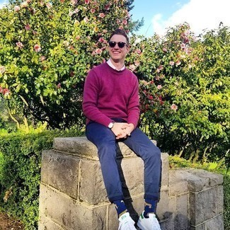 Comment porter un pull violet pour un style decontractés au printemps