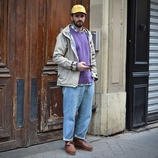 Comment porter un pull violet pour un style decontractés en automne