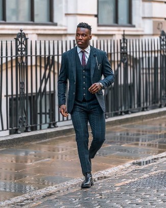 Comment porter une cravate violette au printemps