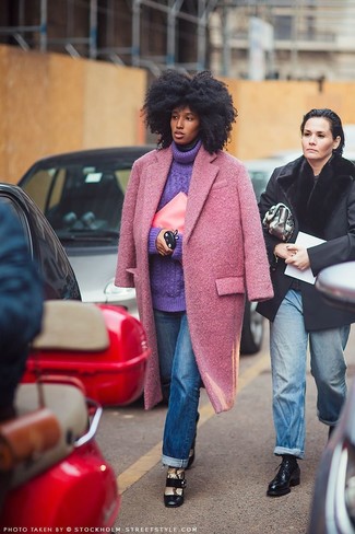 Comment porter un pull à col roulé violet