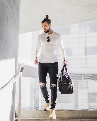 Comment porter une montre violette quand il fait chaud