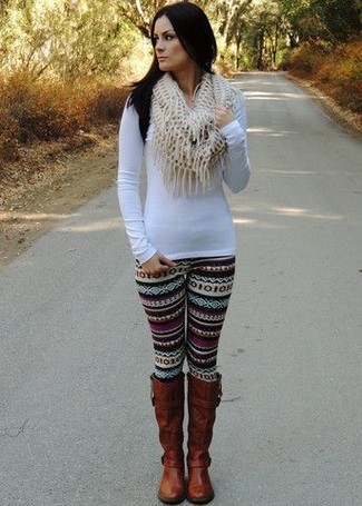 Des leggings à porter avec un t-shirt à manche longue blanc et noir