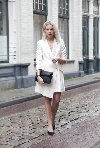 Comment porter une robe smoking blanche et noire