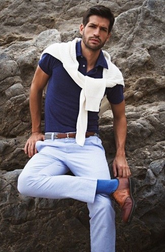 Comment porter une ceinture en toile à rayures horizontales blanc et rouge