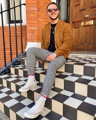 Comment porter des chaussettes blanc et rouge