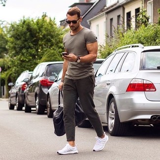 Comment porter des chaussures de sport blanches