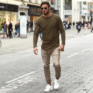 Comment porter des chaussures de sport blanches quand il fait chaud