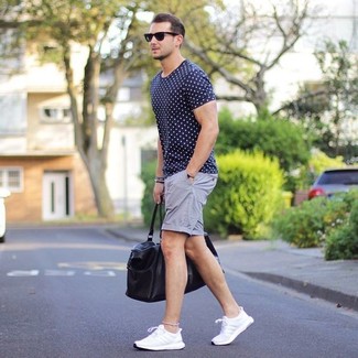 Comment porter des chaussures de sport blanches