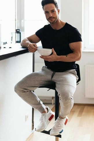 Comment porter des chaussures de sport blanches